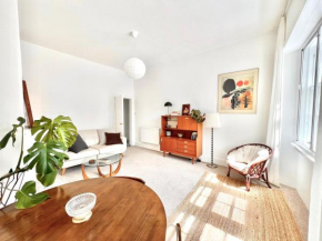 Bright Old Town City Centre Apartment